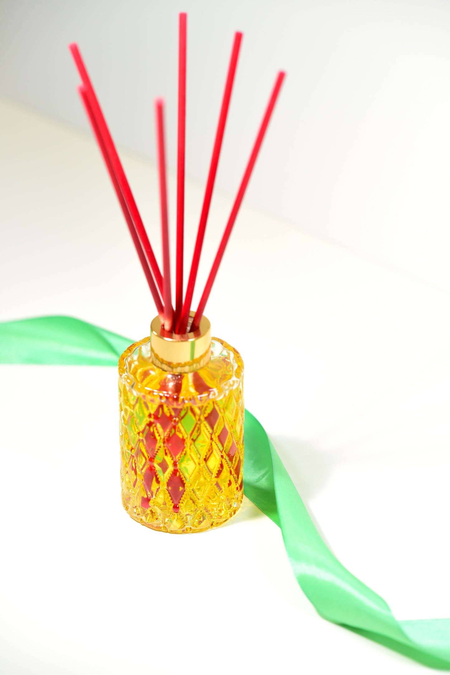Natural room diffuser